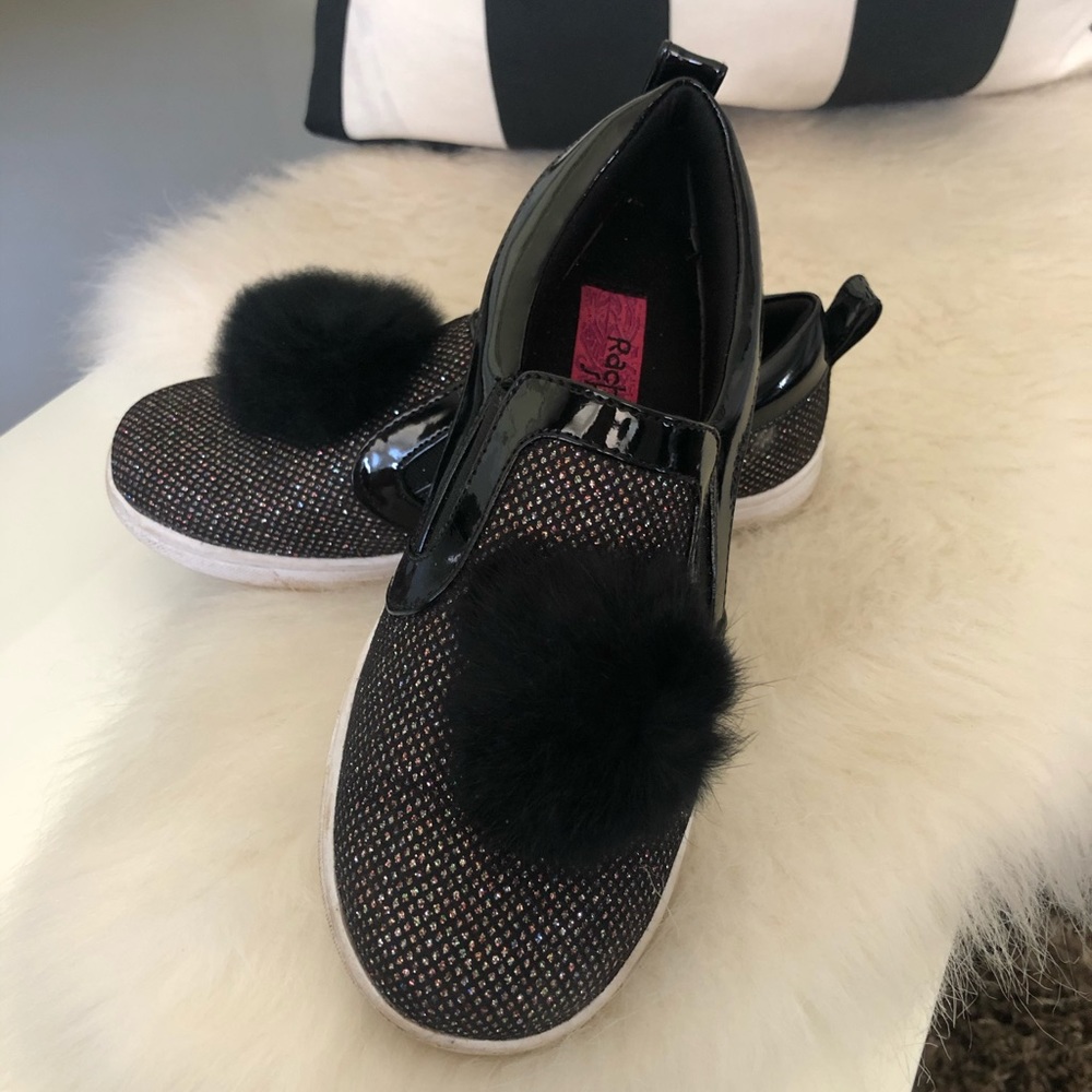Girls  black shoes size 1M